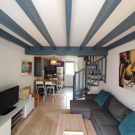 Petit Oasis Avec Piscine Apartment Англе Екстериор снимка