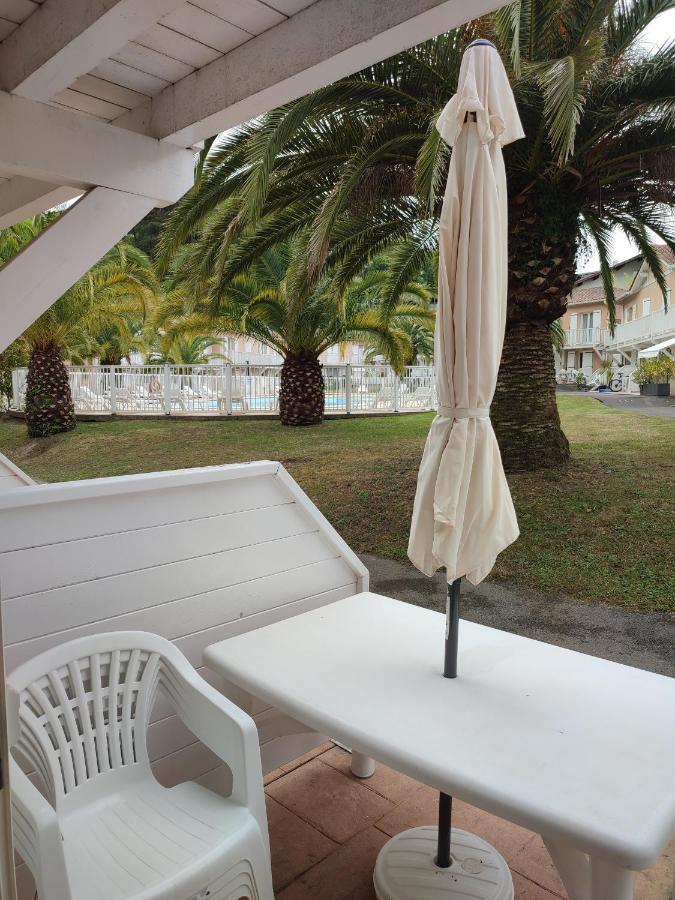 Petit Oasis Avec Piscine Apartment Англе Екстериор снимка