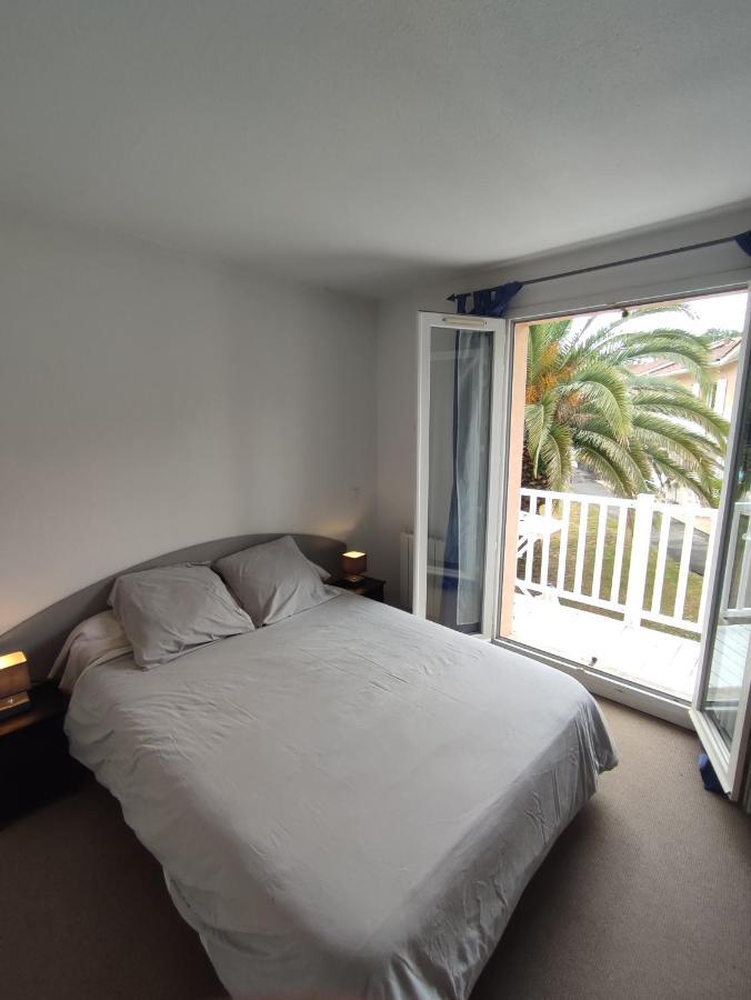 Petit Oasis Avec Piscine Apartment Англе Екстериор снимка